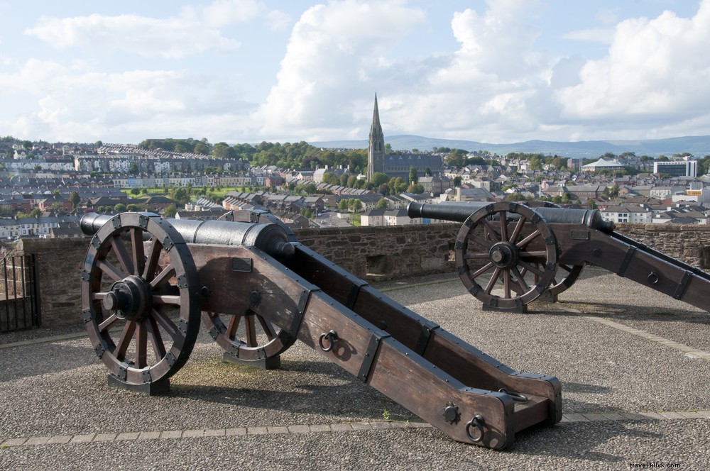 13 Tempat Yang Harus Dikunjungi di Irlandia &Irlandia Utara 